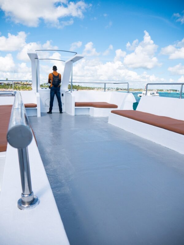 Malibu party boat tour - Image 6
